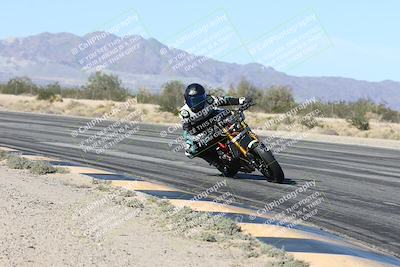 media/Dec-04-2025-Racers Edge (Thu) [[5ebc9f124d]]/3-B Group/3-Session 2 (Turn 7 Inside)/